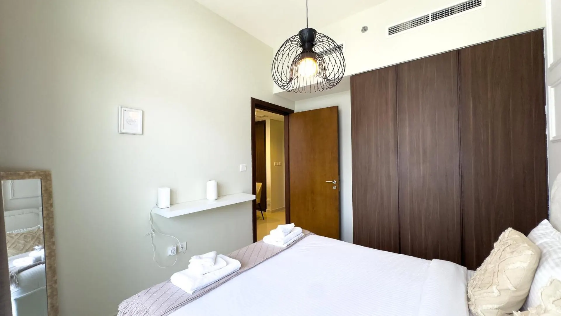 Comfy 1Br At Reva Res Business Bay 1701 Lägenhet Dubai